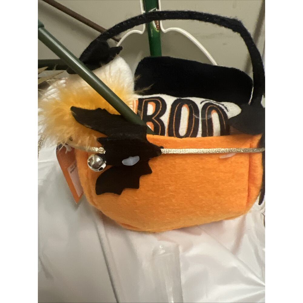 Hyde & EEK! Cat Toys Gift Set 6 pc Pounce & Chase Catnip Halloween Pumpkin NEW - Picture 3 of 3